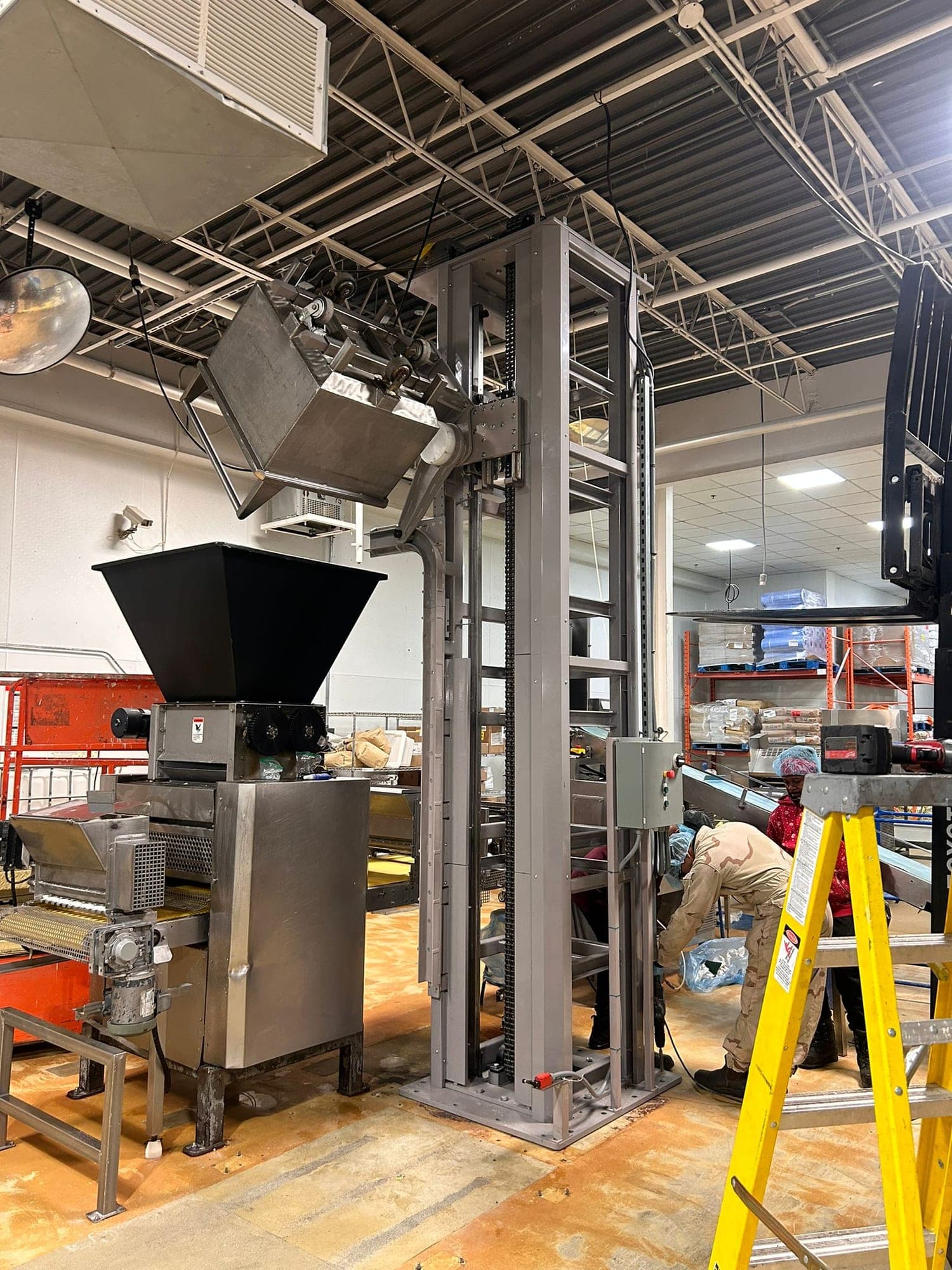 2000 lb Bucket Lifter — image 3 of 8