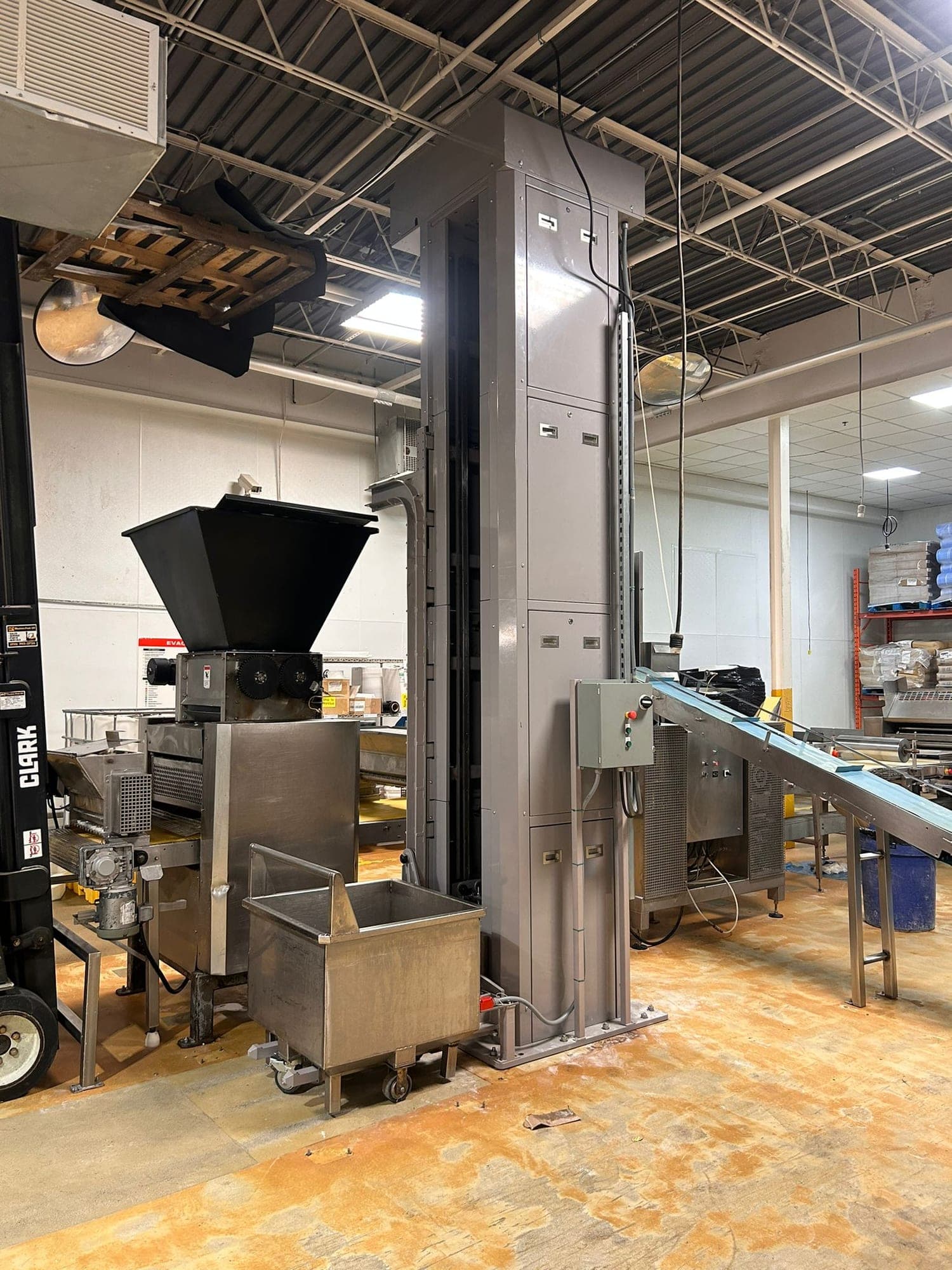 2000 lb Bucket Lifter — image 6 of 8