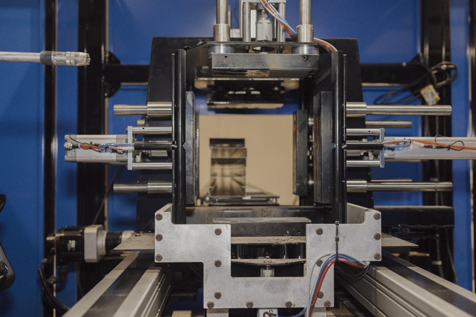 C-Beam Welding Robot — image 2 of 2