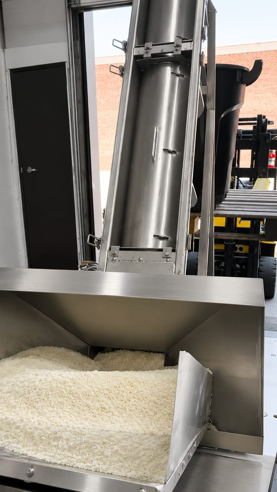 Solid-Particle Screw Conveyor