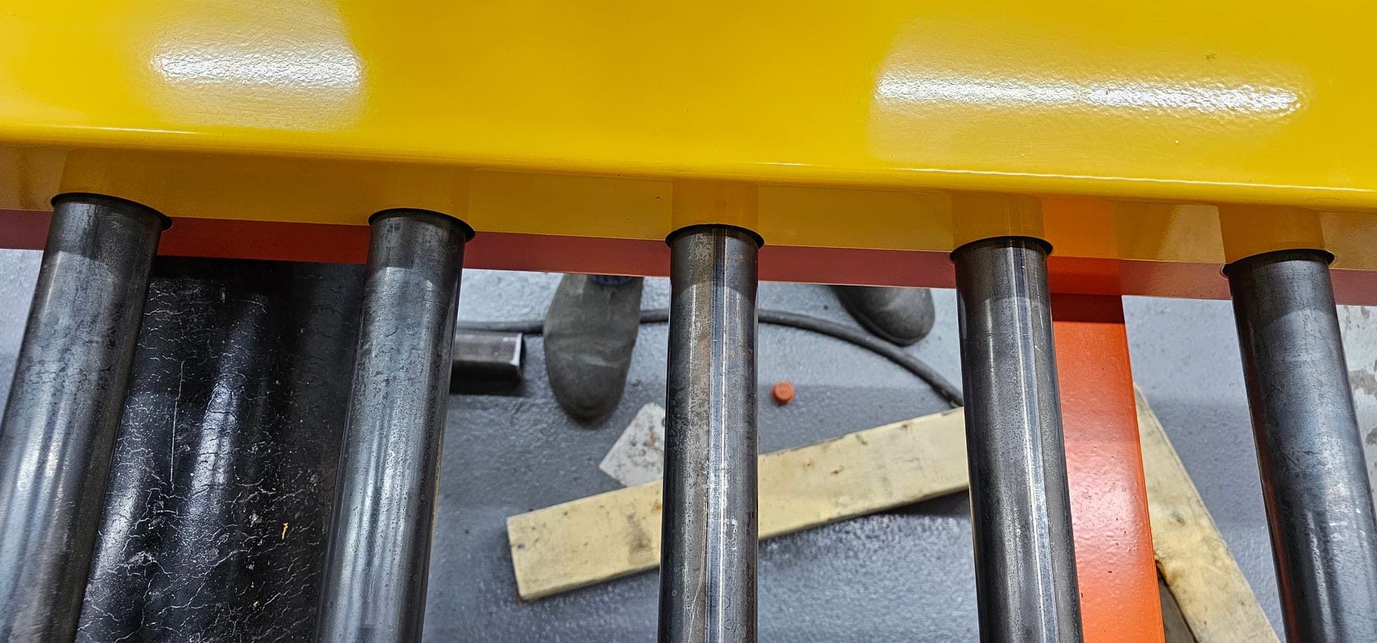 Heavy-Duty Roller Conveyor — image 4 of 6