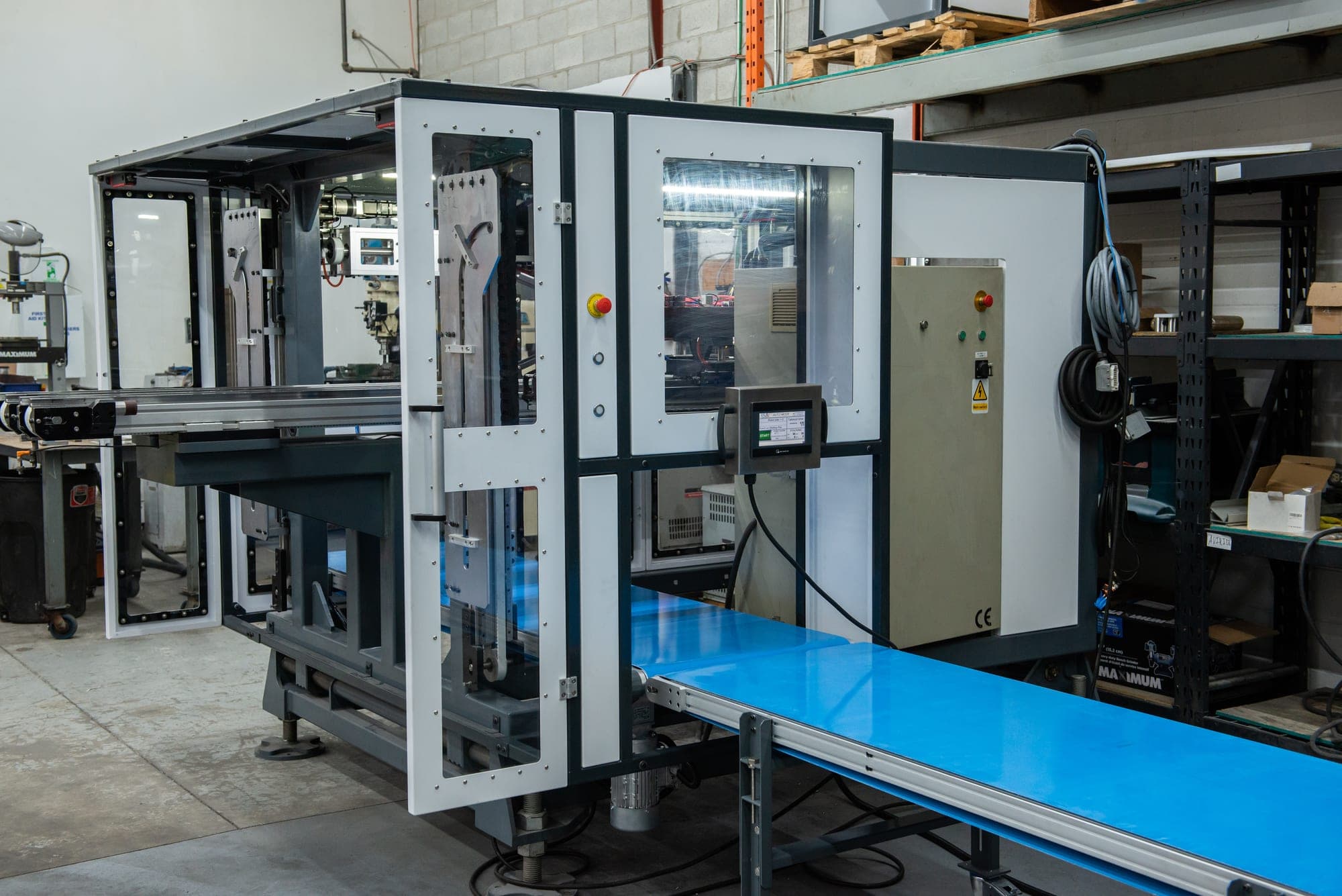 Injection Moulding Takeout Robot — image 4 of 8