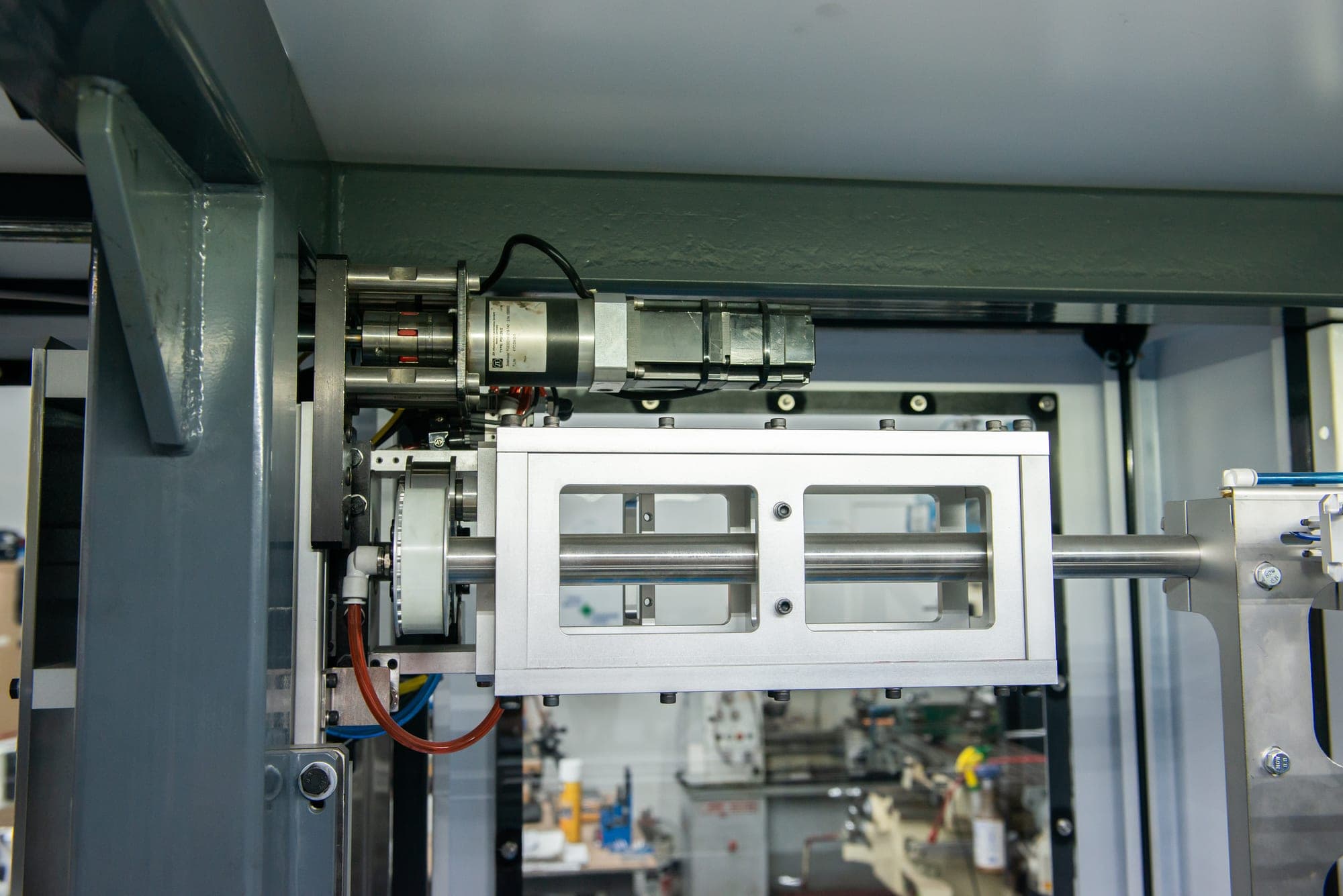 Injection Moulding Takeout Robot — image 6 of 8