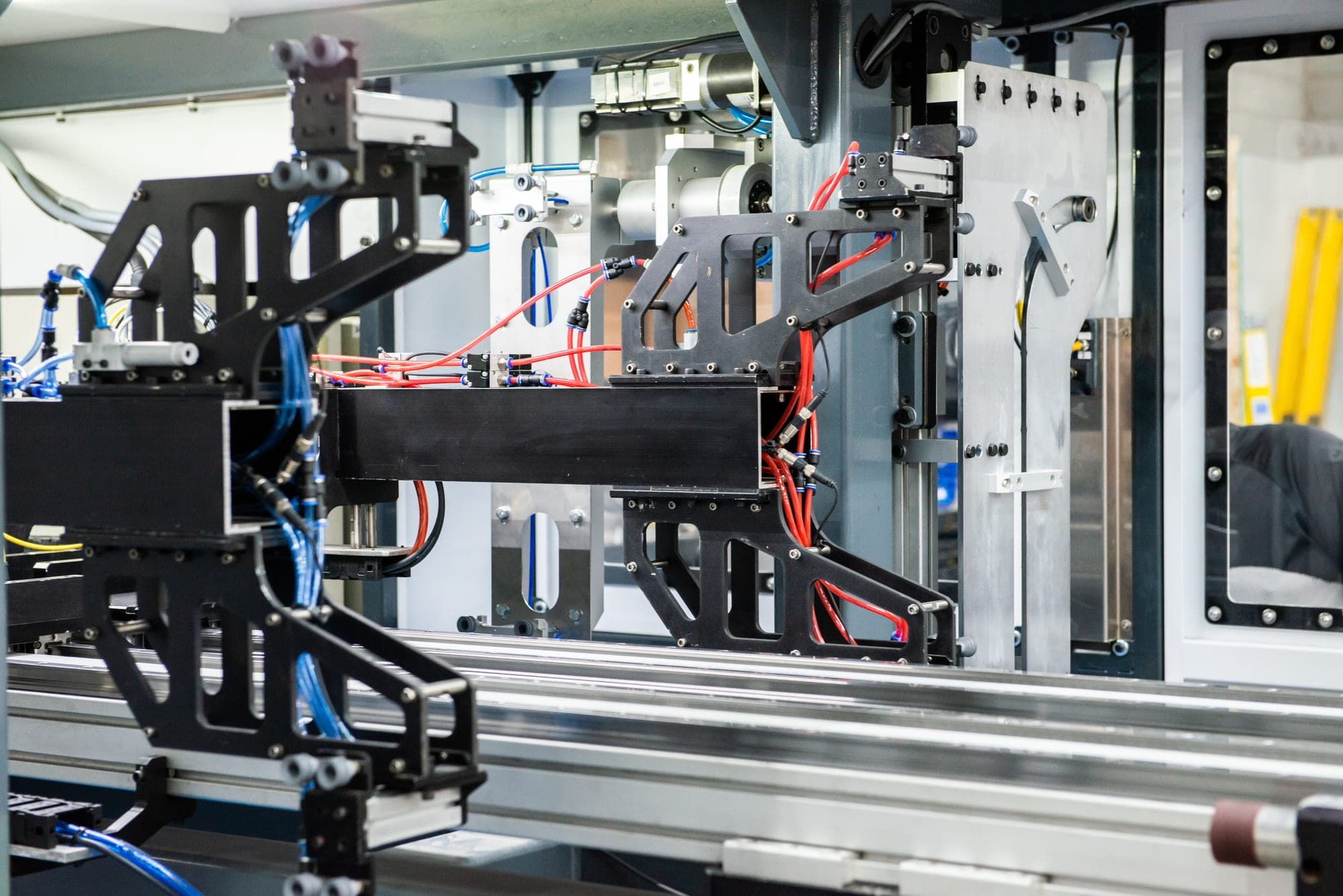 Injection Moulding Takeout Robot — image 8 of 8